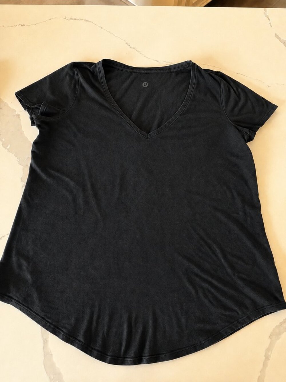 Lululemon Love V-Neck Tshirt Black Size 8